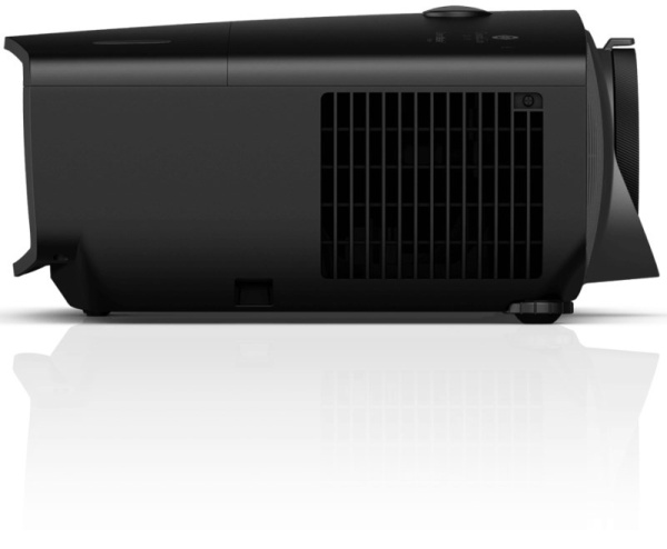 Кинотеатральный проектор BenQ W5700 (DLP Brightness 1800 AL CinePrime, 100% Rec.709, 100% DCI-P3,  precalibrated,  HDR Pro (HDR10 & HLG), Motion Enchancer, Dynamic Black,  1.6X zoom, TR 1.36 ~ 2.18, Big Vert +/- 60% and Hor +/-23% L/S,  USB 3.0 MediaPlaye