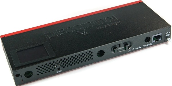 RB2011UiAS-IN Router. Ethernet 5x 10/100 + 5x 1000 +SFP. PoE. microUSB, touchscreen LCD {20} (000330)