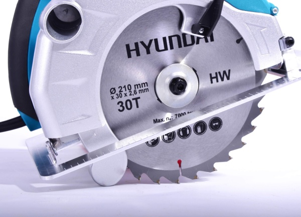 Циркулярная пила (дисковая) Hyundai C 1800-210 1800Вт (ручная)
